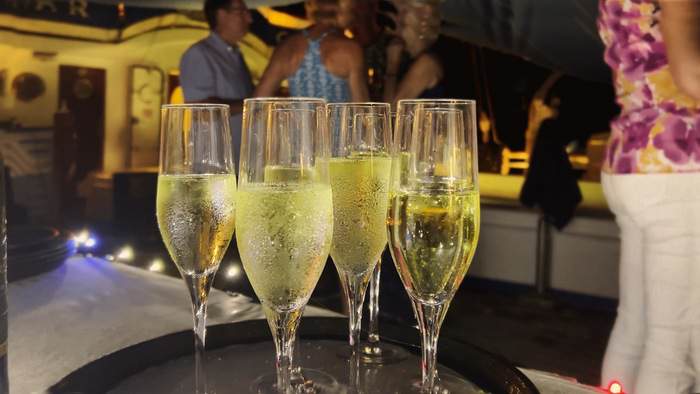 ©Star Clippers Bar Champaigne Heinel.jpg